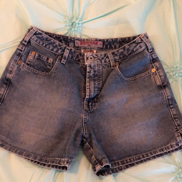 Silver Jeans Pants - Silver Jean Shorts Size 30 x 3.5 inch inseam. Mid rise.